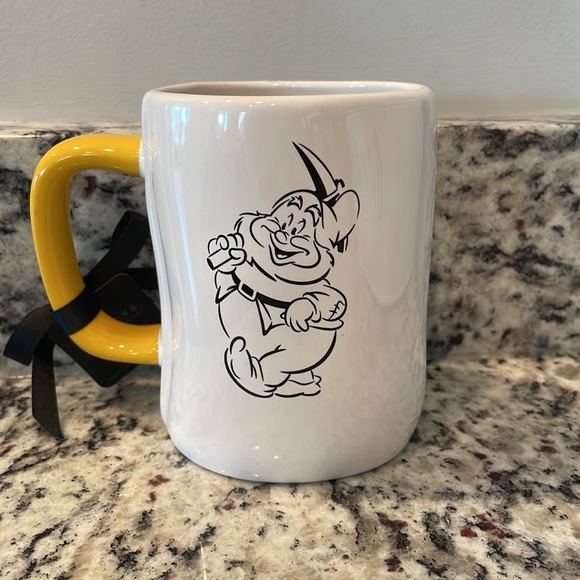 Rae Dunn/Disney “Happy” (7 Dwarfs) mug - Picture 2 of 6